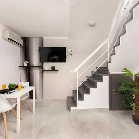 Golden 4 *